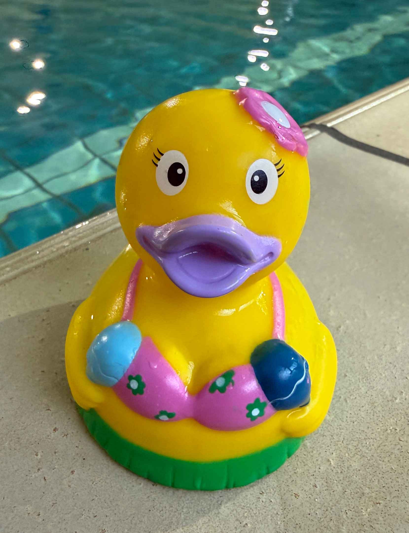 Badeente mit Bikini